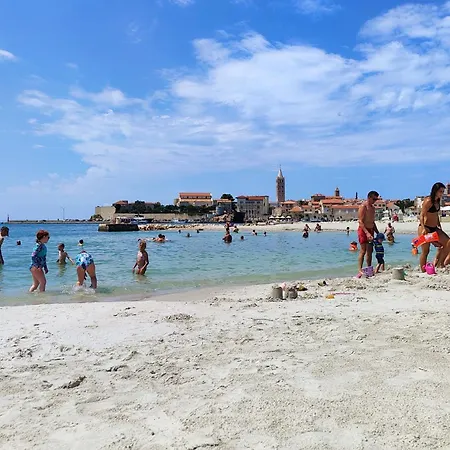 شقة With Parking Space Rab - 24367