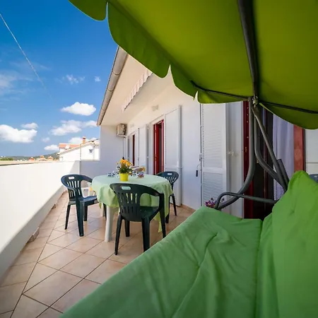 Apartment With Parking Space Rab - 24367