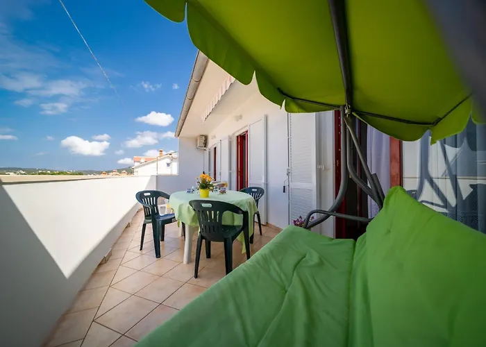 Apartment With Parking Space Rab - 24367