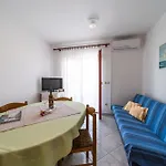 Apartamento With Parking Space Rab - 24367 *